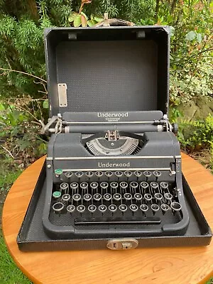 Vintage Black Underwood Universal Typewriter With Case • £180