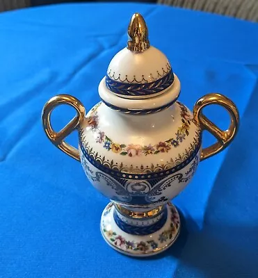 £10 • Buy Oc & Co Staffordshire Vintage Small Vase Urn Lidded