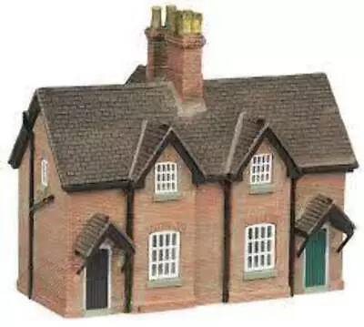 Bachmann Scenecraft N 42-0021 Rural Workers Cottages • $84.99