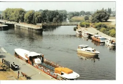 £1.50 • Buy Newark, Nottinghamshire - Lock & River Trent Colour  Postcard