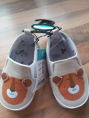 £1.50 • Buy LOVELY Baby Boys Bear Pull Ons Shoes In Age 9-12 Months BNWTS