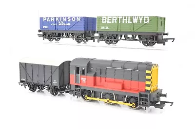 Hornby OO Gauge - R2699 Railroad Train Pack 08 Shunter & 3 Wagons - Boxed • £49.95