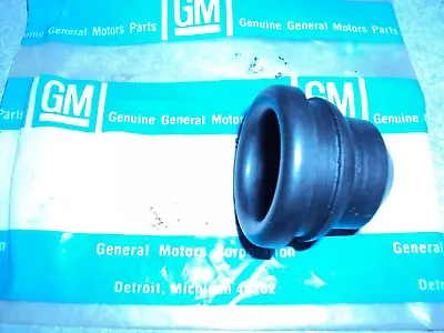$22.35 • Buy  GM NOS Valve Cover Vent Plug Breather Grommet 396 402 409 427 454 502 Engine