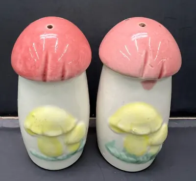 Vintage Pink Top Mushroom Shaped Salt And Pepper Shakers • $12.99