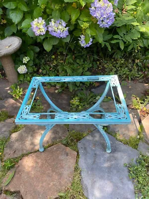 Patio And Garden Vintage Molla Mid-Century Modern Cast Aluminum Side Table • $260