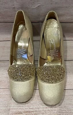 Vintage Sears The Shoe Place Size 6B Gold Sparkle Heels. • $25