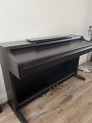 Yamaha Clavinova Electric Piano CLP840 • £300