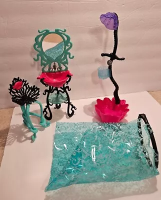 Monster High Lagoona Blue Doll Shower Vanity Bathroom Play Set  • $10