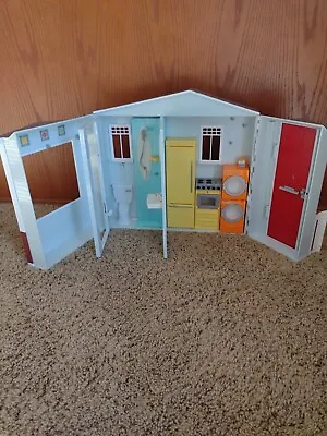 Vintage Barbie Totally Real Fold- Up Doll House Mattel 2005 *Makes Sounds* • $30.55