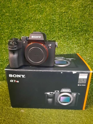 $2299 • Buy Sony Alpha A7R III 42.4MP Digital Camera - Black (Body Only) ##271431