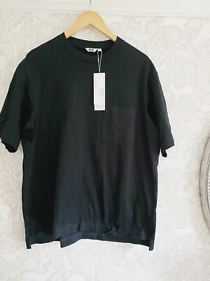 Uniqlo U Black Tshirt Size M BNWT • £14