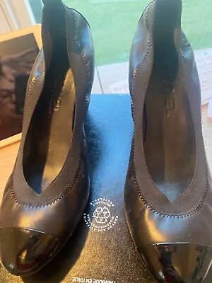 Vintage CHANEL  Black Patent  & Leather Ballet Pump CC Logo. 39 Retail $ 675 • $99