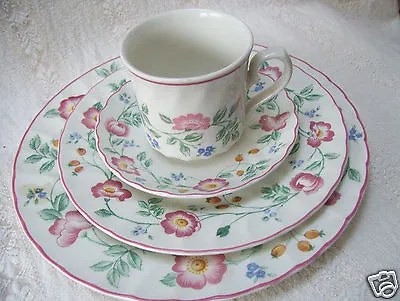 $29.99 • Buy Churchill Fine English Tableware Briar Rose Pattern 4 Piece Place Setting Mint