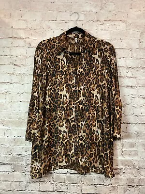 Passports Shirt Women's Medium Brown Animal Print Long Sleeve Pleated Button Up • $18.04