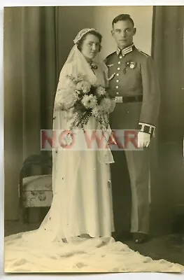 WWII WEDDING PHOTO SOLDIER W Marksmanship Lanyard MEDALS & BRIDE • $49.99