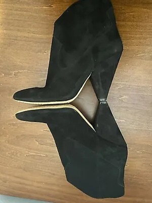 Vince Camuto Movinta Black Suede Side Zip Bootie 6.5 Free Shipping  • $22