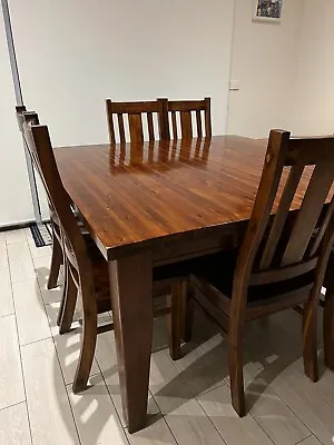 $500 • Buy Dining Table And Chairs
