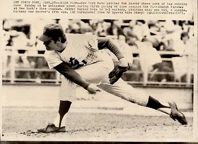 LD249 '71 AP Wire Photo SLEEK FORM NEW YORK METS PITCHER TOM SEAVER SHEA STADIUM • $20