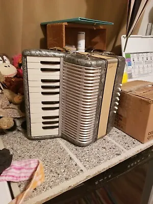 Very Rare Vintage Accordion 12-Bass Buttons & 25-Keys (Made In Italy) • $220.55