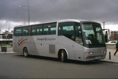 £2 • Buy 35mm Original Bus Colour Slide Of Grampian P2GRT At Dundee.(746)