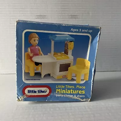 Little Tikes Place Miniatures Party Kitchen & Chairs 5591 Dollhouse Vintage 1992 • $24.99