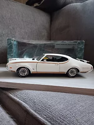 1969 Hurst Oldsmobile Cameo White - Gold-1/18 Scale- Diecast Muscle Car- ERTL • $60