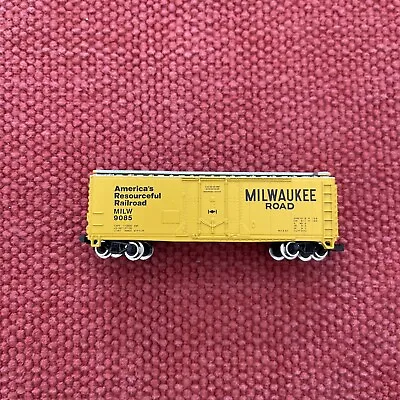 Atlas N Scale Milwaukee Road 40’ Box Car • $8.99