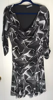 MICHAELA LOUISA Lined Black And White Scoop Necked Dress.  SIZE 18 • £12.95