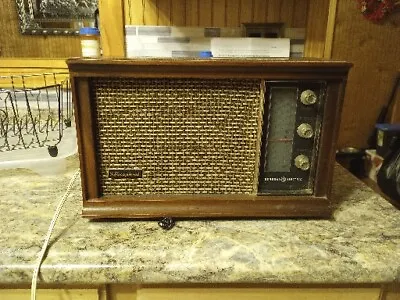 Vintage General Electric Musaphonic AM/FM Model T265A Tube Radio • $60