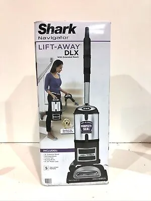 $124.95 • Buy Shark UV440 Navigator Lift-Away DLX Vacuum Cleaner New (Open)