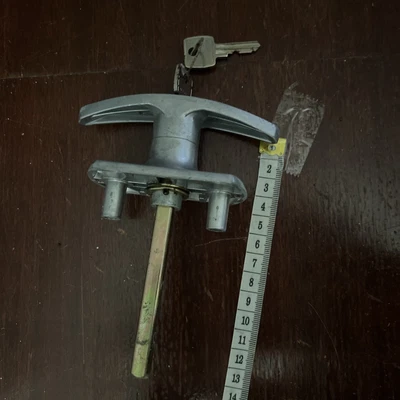 £5 • Buy Garage Door Lock Handle And Lock (16)