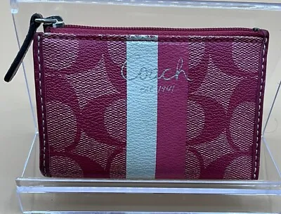 A Very Cute Sweet Vintage Leather Coach C Print  Zip Small Wallet • $20