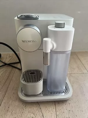 Delonghi Gran Lattissima Automatic Capsule Coffee Machine White EN640W Used • $275