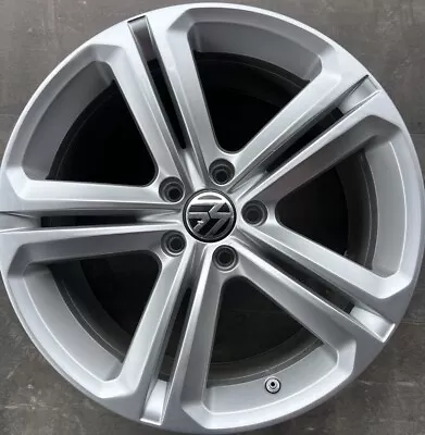 OEM 2010-2017 Volkswagen CC 2013-2013 Volkswagen Passat 18  Wheel Rim 69924 • $225