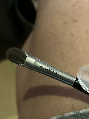 MARY KAY ESSENTIAL MAKEUP BRUSH Eye Shadow Blending  NEW • $8.50