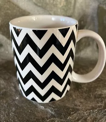 Vintage Black & White Chevron Striped Porcelain Ceramic Tea Coffee Mug • $11.99