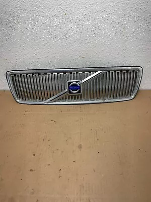 2001 To 2004 Volvo V70 Front Bumper Mounted Grille Grill Chrome 2760N DG1 • $26.95