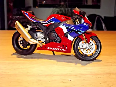 1/12 Maisto Honda Fireblade Model • £14