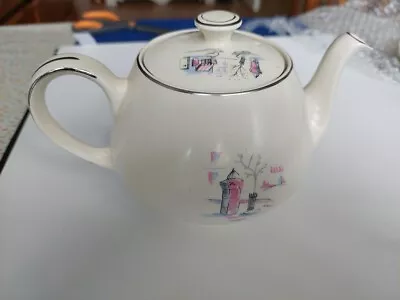 Meakin Montmartre Tea Pot. 4 Inches High Plus Lid • £10
