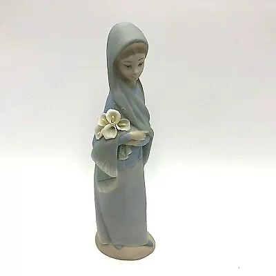 Lladro Girl With Calla Lilies Figurine 4650 Matte Finish 9  1971-74 Nina DEFECT • $24.99