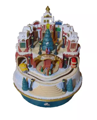 Hallmark 2005 City Sidewalks Magic Ornament (QLX7635) • $35.99