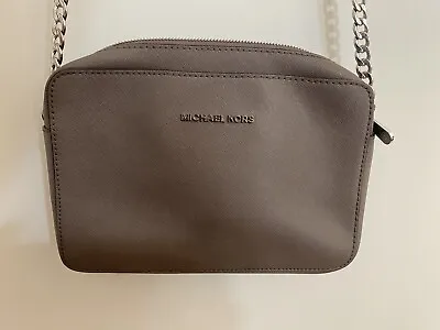 Michael Kors Crossbody Beautiful Taupe! • $17