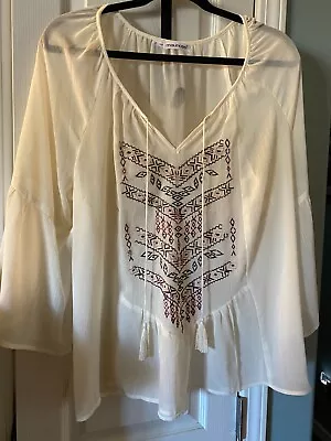 Maurices Plus Size 2 Ivory Top/shirt/Blouse  • $5