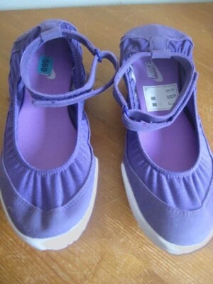 £20 • Buy New Nike Soft Casual Shoes Size 5.5