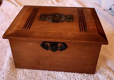 £25 • Buy Vintage Arts And Craft Style Wooden Lidded Box