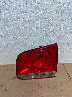 2004-2007 Volkswagen Touareg Right Passenger Rh Side Inner Tail Light Oem 8089L • $13.90