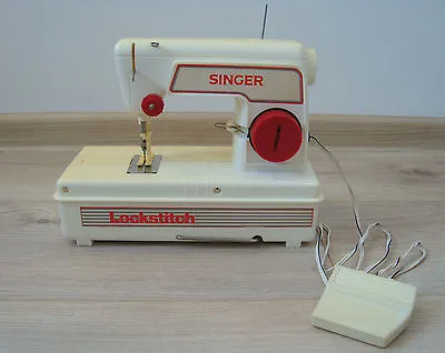 Vintage Old English SINGER Sewing Machine Toy Bat.op. Made In 1980’s • $40