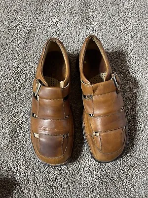 BORN Fisherman Sandals Mens 12 M Low-Top Brown Strap Leather Close Toe - 4863 • $28.99