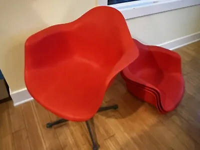 Herman Miller Charles Eames Arm Shell Chair (s) Orange - Authentic • $245