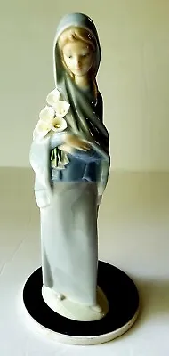 Vintage Lladro Girl W/ Calla Lilies #650 Retired Figurine Original Box • $125